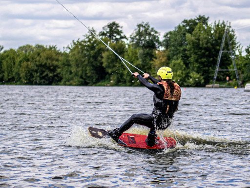 Best Wakeboard Gear: Top 5 Essentials for Water Sports Enthusiasts